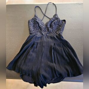 Small black lulu's dress